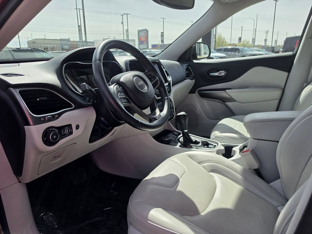 Used 2019 Jeep Cherokee Limited AWD/4WD image 9