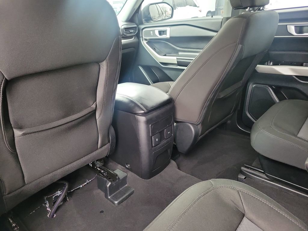 Used 2023 Ford Explorer XLT image 12