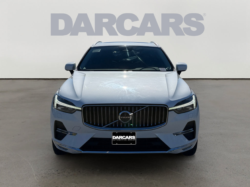 Used 2023 Volvo XC60 B5 Plus AWD/4WD image 2