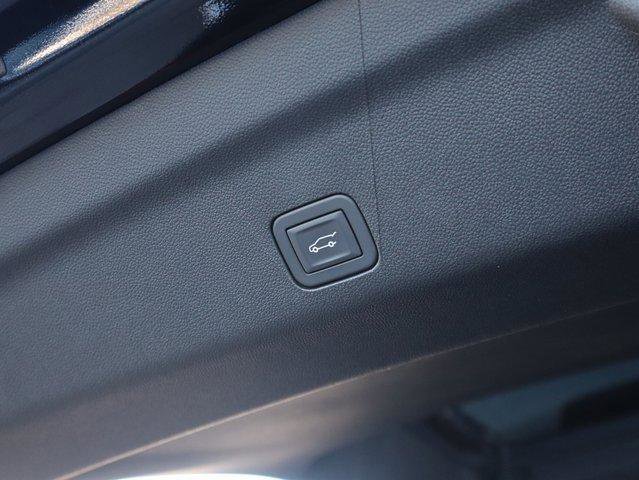 New 2025 GMC Yukon Elevation image 11