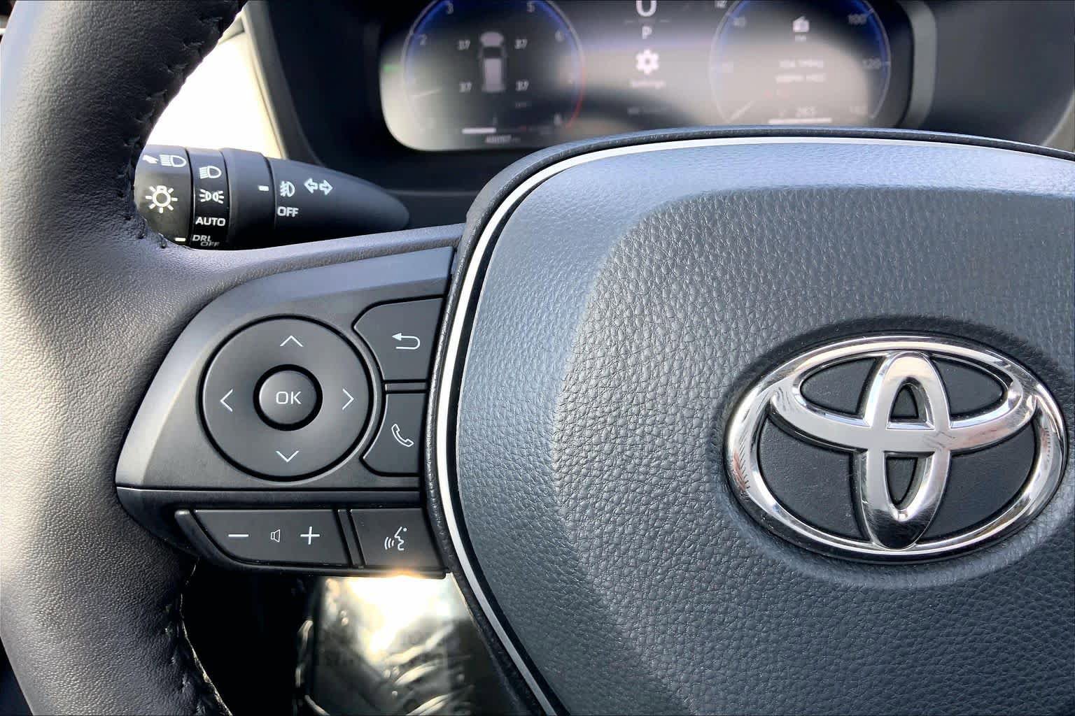 Used 2023 Toyota RAV4 Limited AWD/4WD image 46