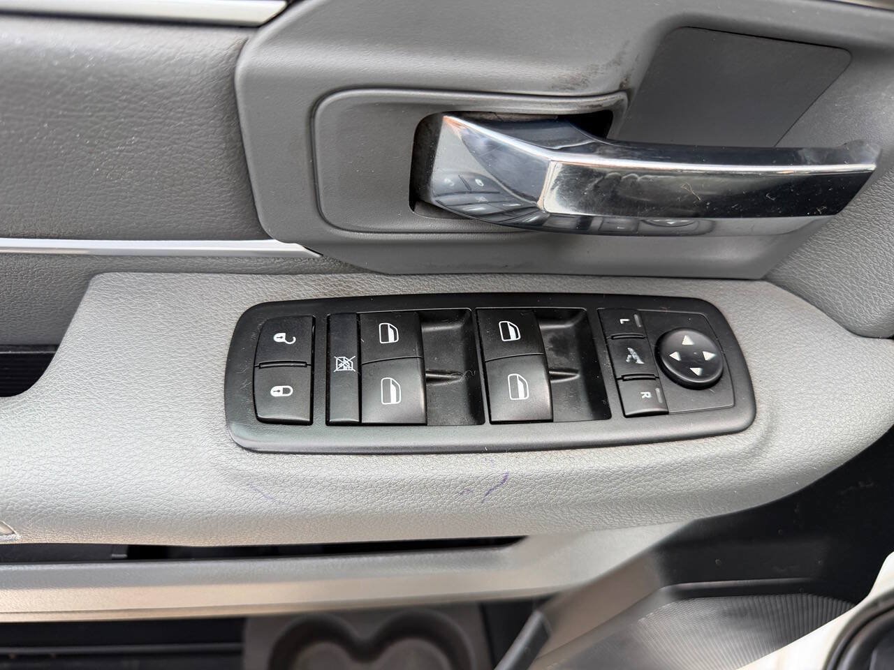 Used 2015 RAM 1500 Lone Star RWD image 17