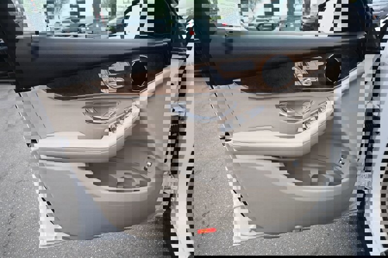 Used 2018 Mercedes-Benz GLC 300 4MATIC Coupe image 17