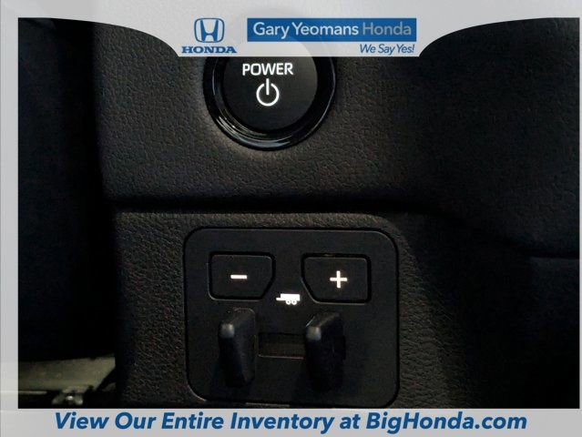 Used 2025 Toyota Tundra Limited image 32