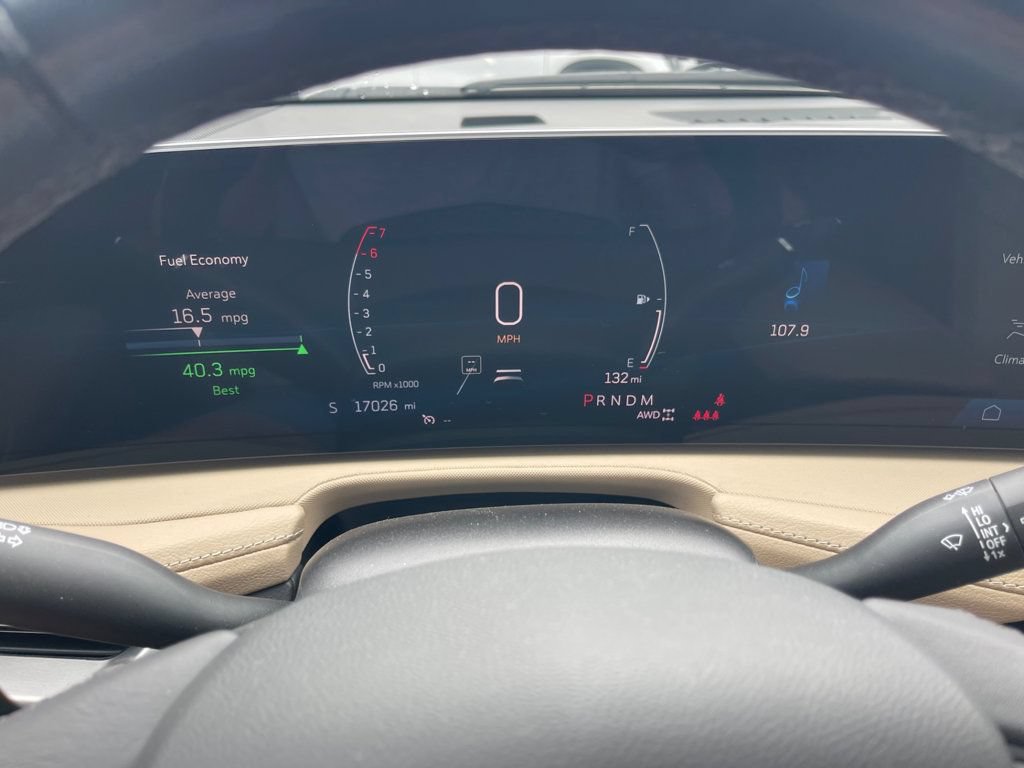 Used 2024 Cadillac XT4 Luxury w/ Cold Weather Package AWD/4WD image 18