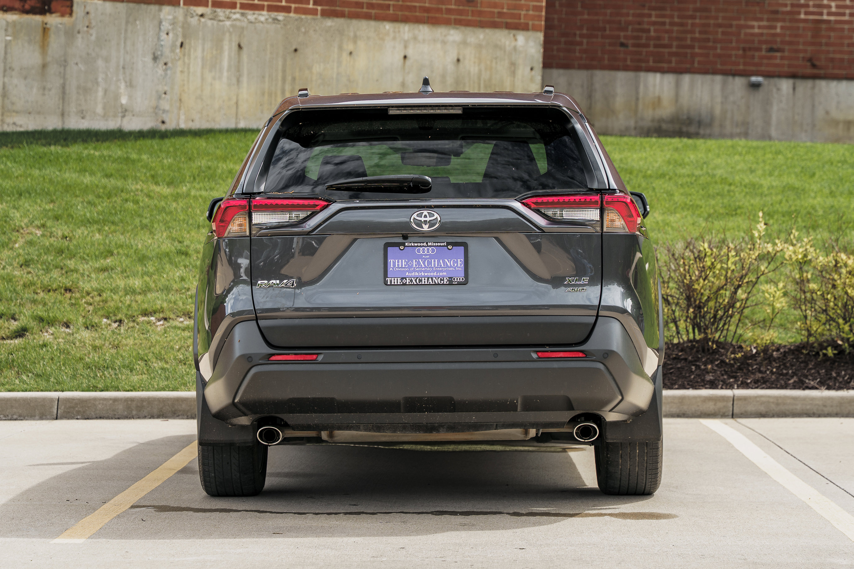 Used 2020 Toyota RAV4 XLE Premium AWD/4WD image 25