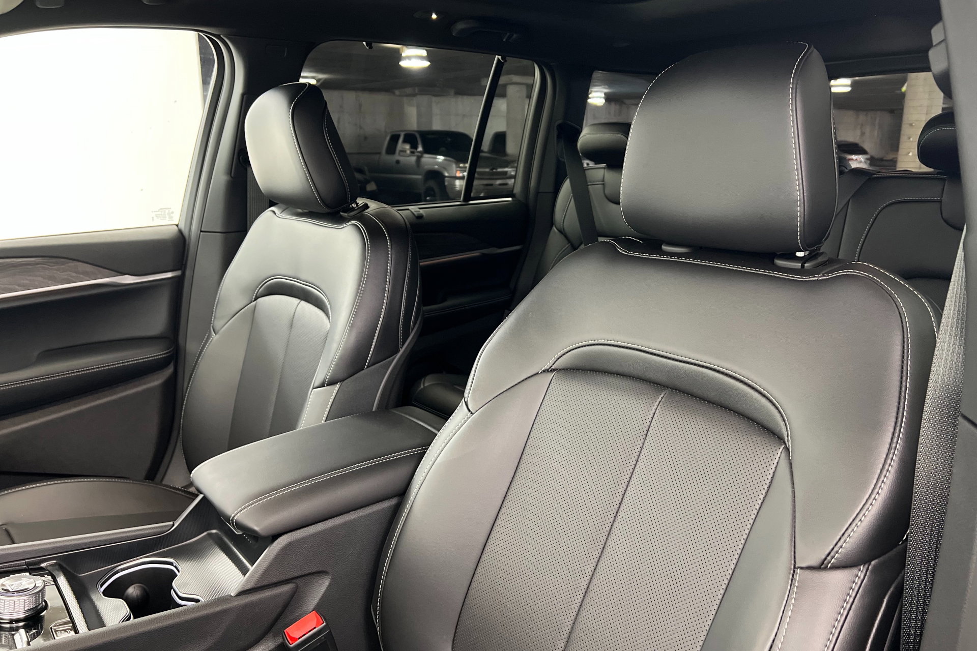 New 2024 Jeep Grand Cherokee Limited 4xe w/ Luxury Tech Group II image 16