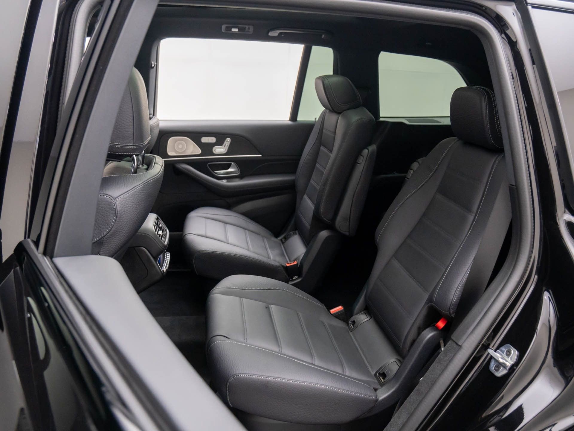New 2026 Mercedes-Benz GLS 580 4MATIC image 18