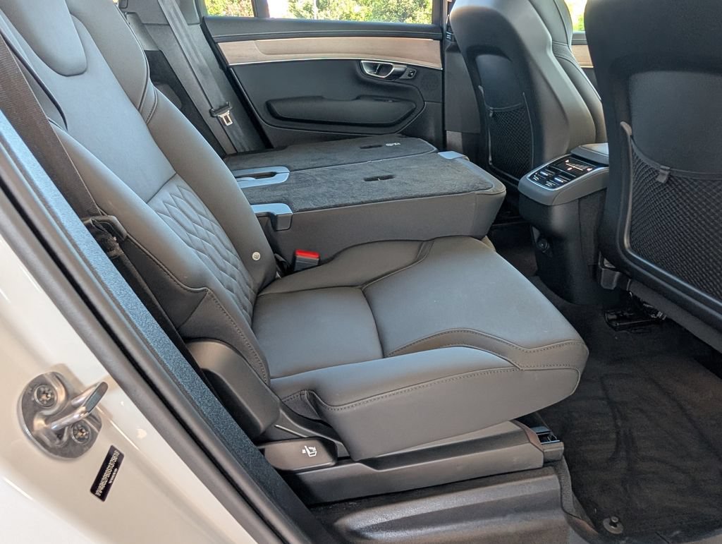Used 2025 Volvo XC90 B6 Plus AWD/4WD image 24