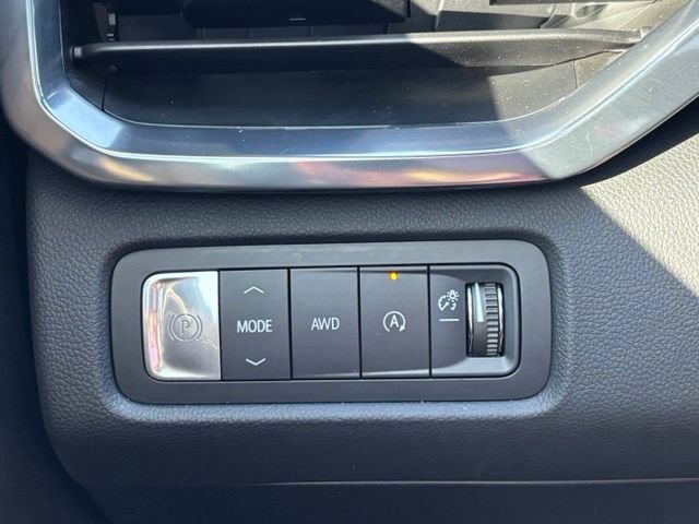 Certified 2024 GMC Acadia AT4 w/ Super Cruise Package AWD/4WD image 33
