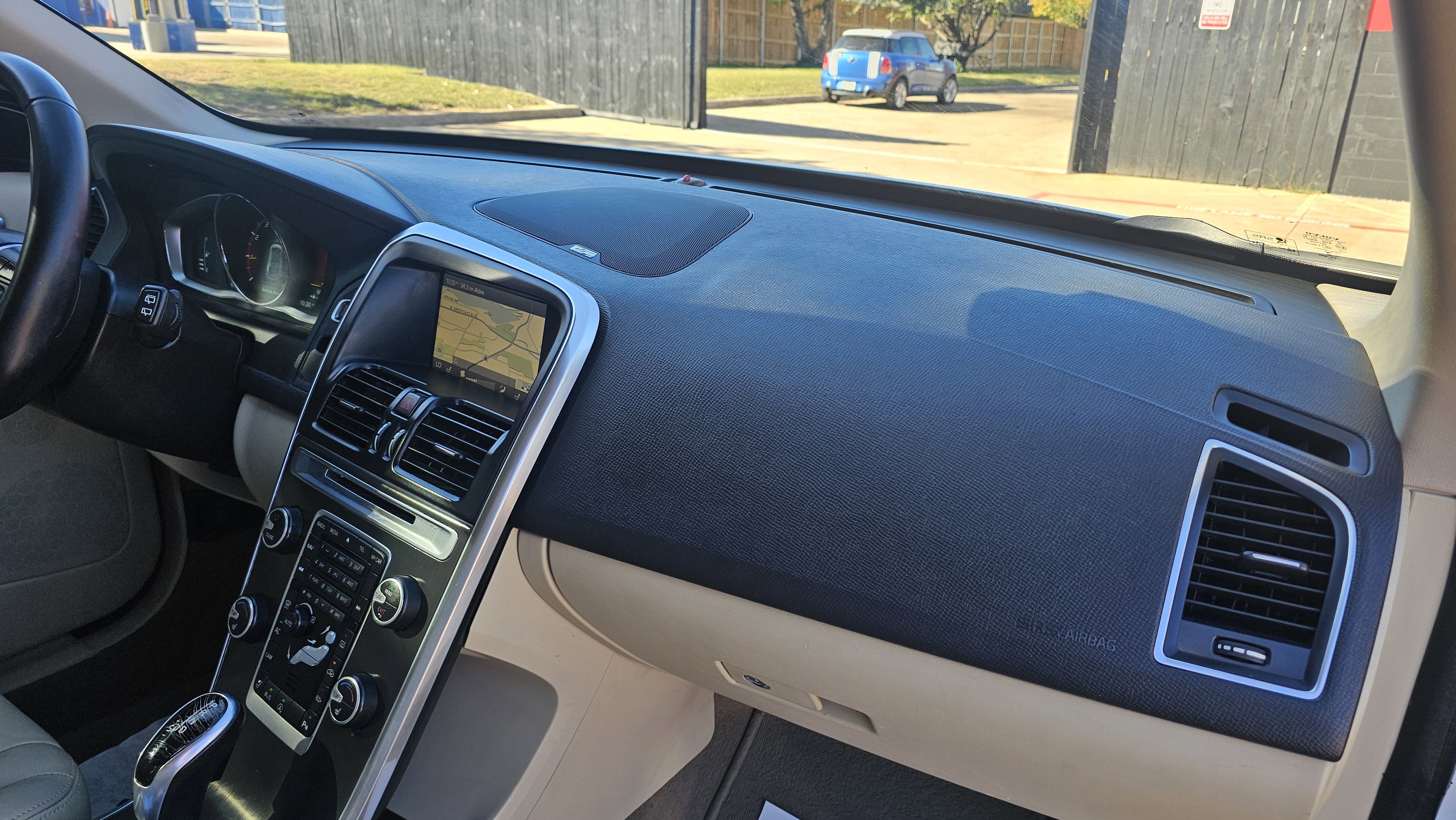 Used 2015 Volvo XC60 T5 Platinum image 32