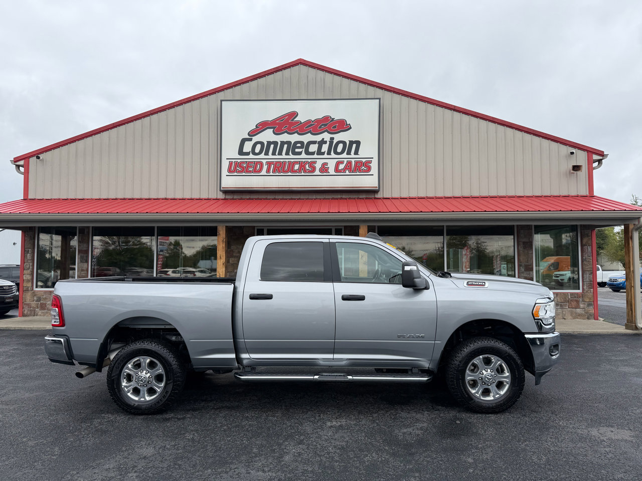 Used 2023 RAM 2500 Big Horn w/ Level 1 Equipment Group image 3