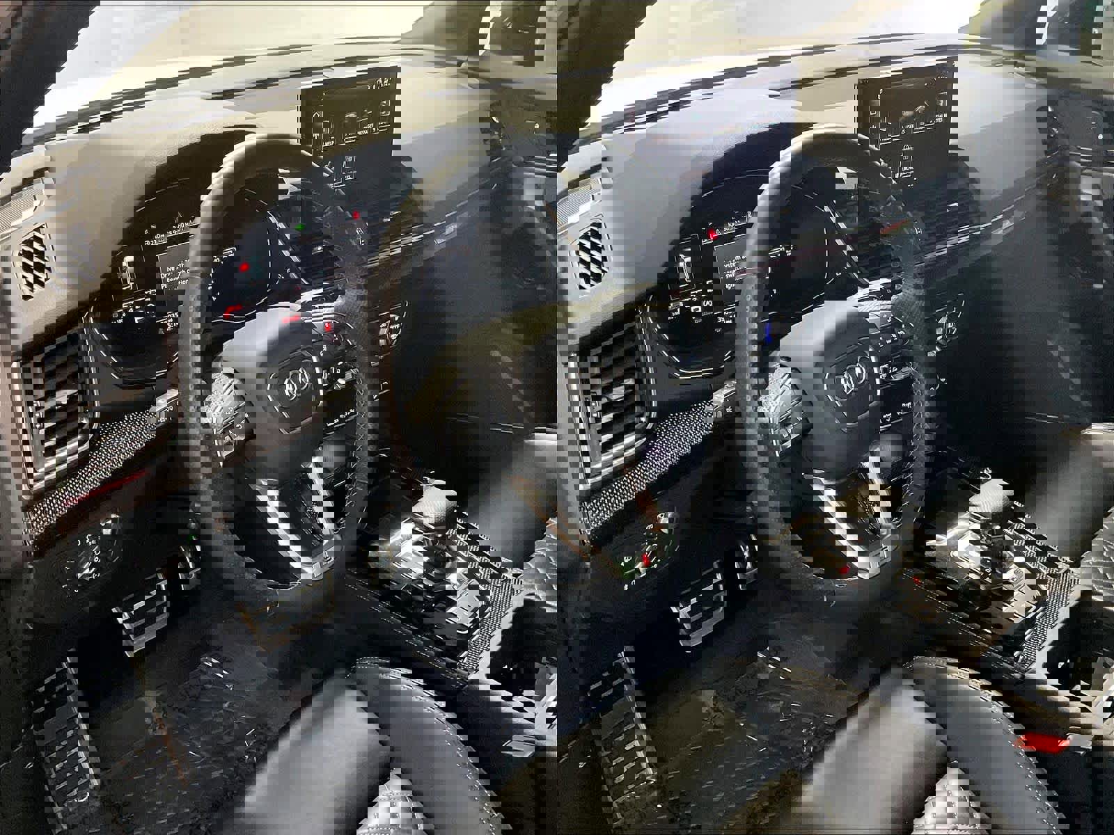 Used 2023 Audi SQ5 Prestige w/ Prestige Package image 15