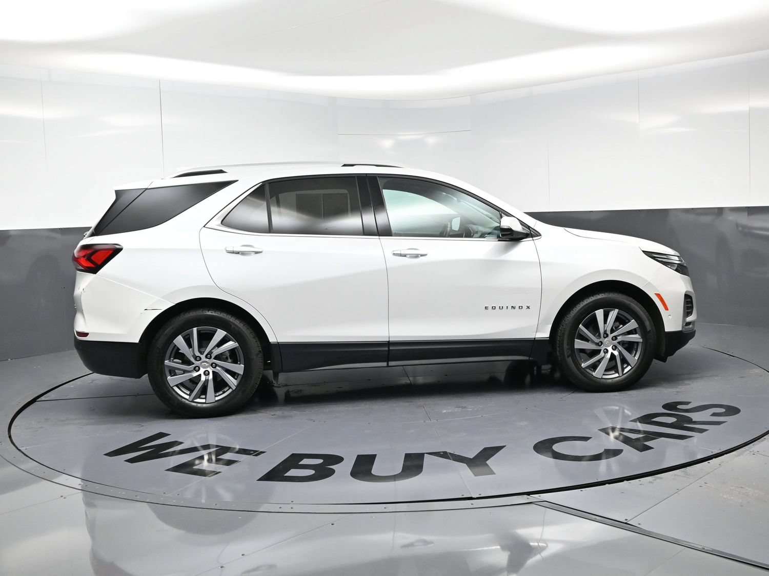 Used 2024 Chevrolet Equinox Premier FWD image 10