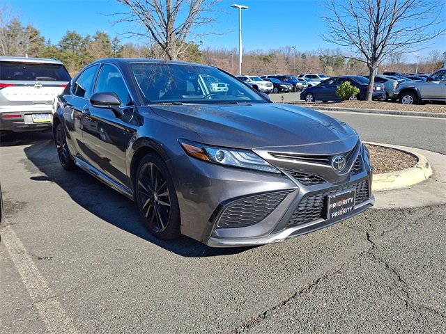 Used 2023 Toyota Camry XSE image 3