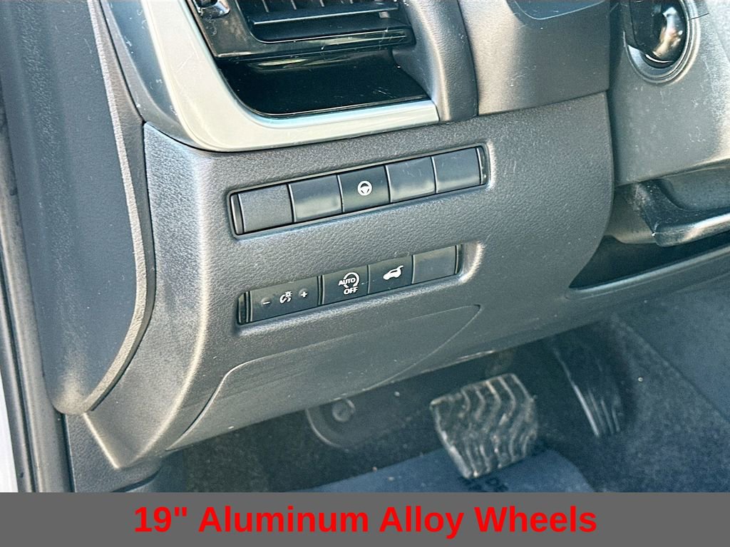 Used 2023 Nissan Rogue SL AWD/4WD image 16