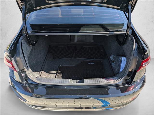 Used 2021 Volkswagen Jetta SE w/ SE Cold Weather Package image 6