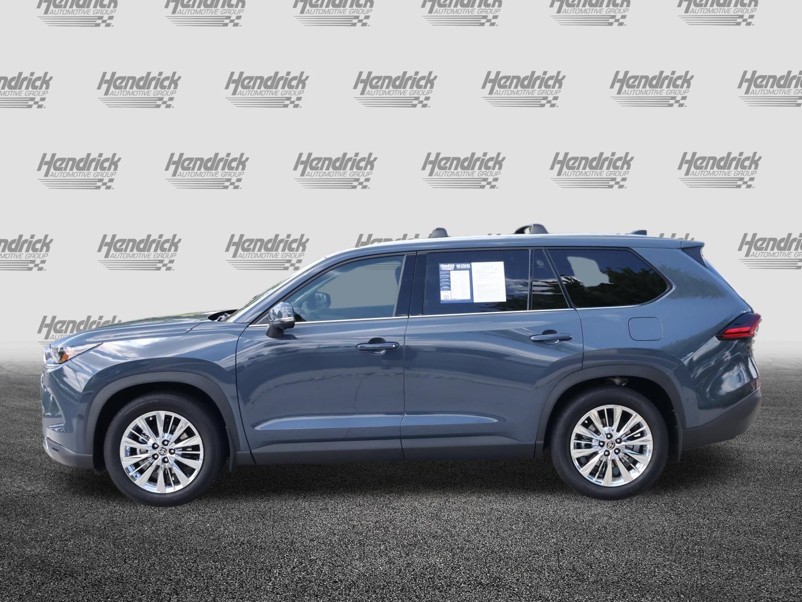 Used 2025 Toyota Grand Highlander AWD image 6