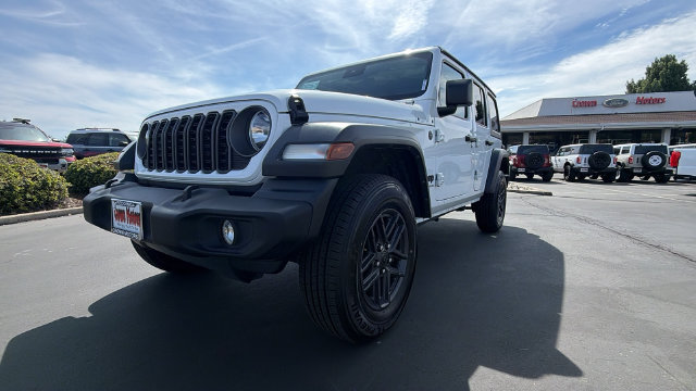 Used 2024 Jeep Wrangler Unlimited Sport AWD/4WD image 9