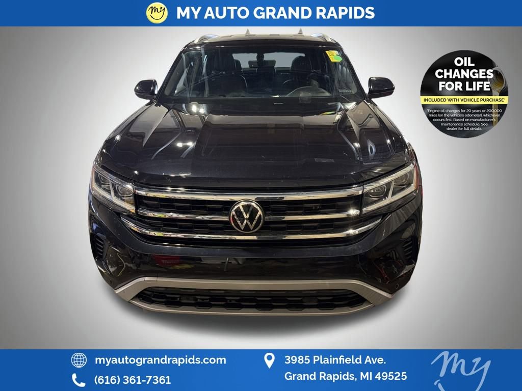 Used 2022 Volkswagen Atlas Cross Sport SE image 3