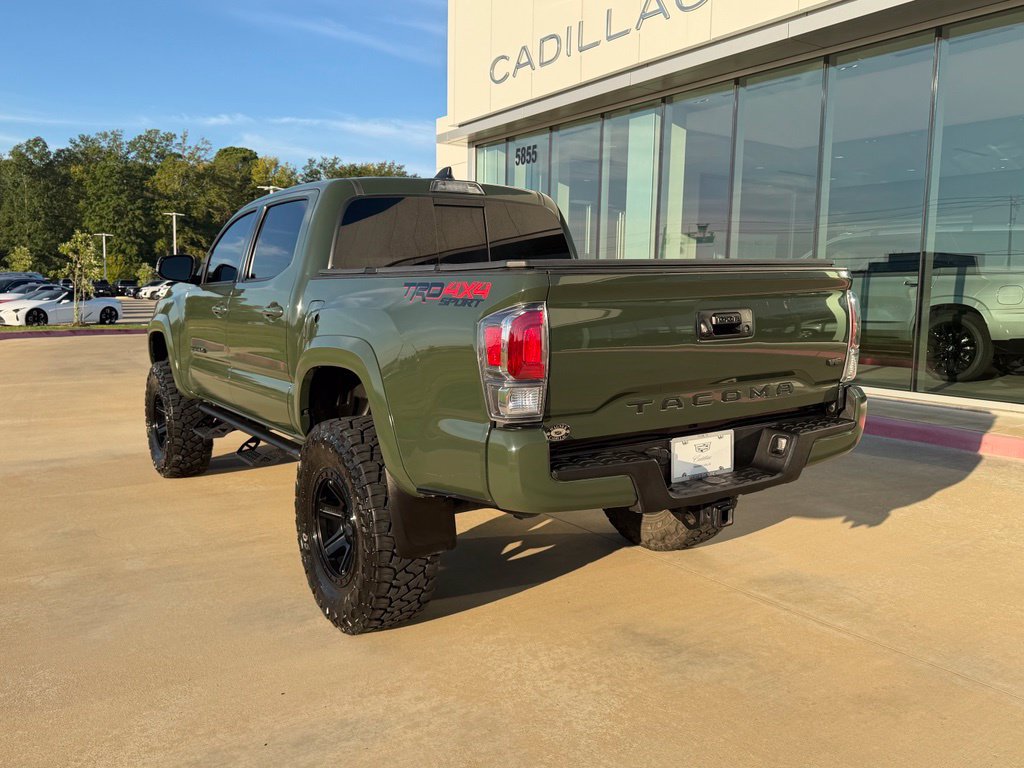 Used 2022 Toyota Tacoma TRD Sport AWD/4WD image 3