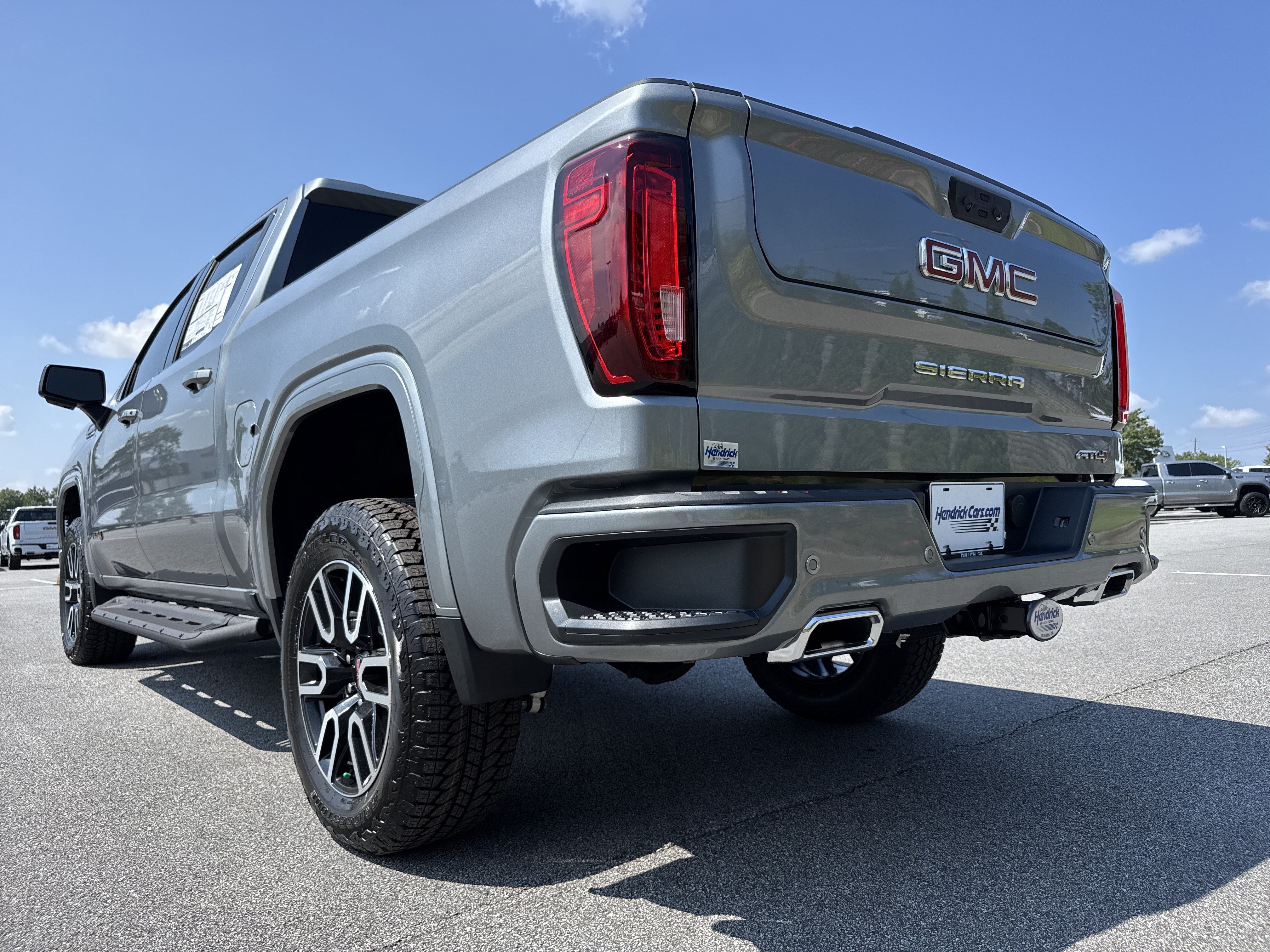 New 2026 GMC Sierra 1500 AT4 w/ AT4 Premium Package AWD/4WD image 8