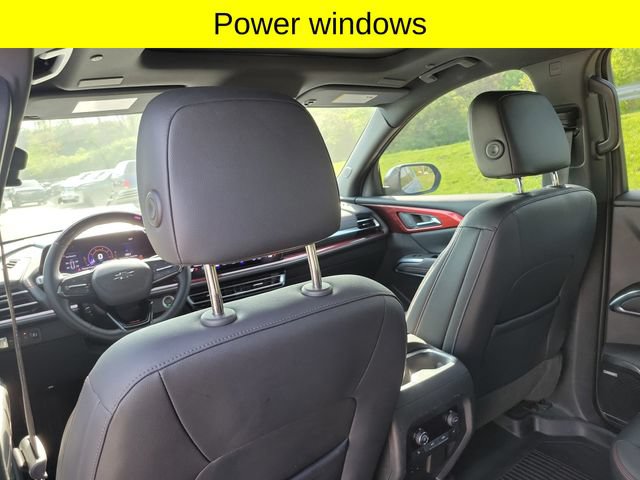 Used 2024 Chevrolet Traverse RS AWD/4WD image 28