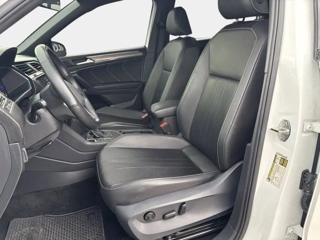 Used 2024 Volkswagen Tiguan SE R-Line image 20