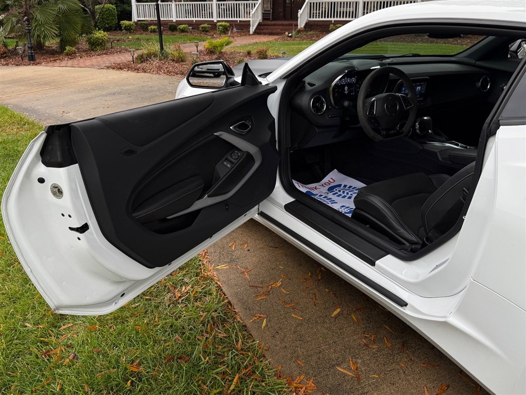 Used 2022 Chevrolet Camaro SS image 39
