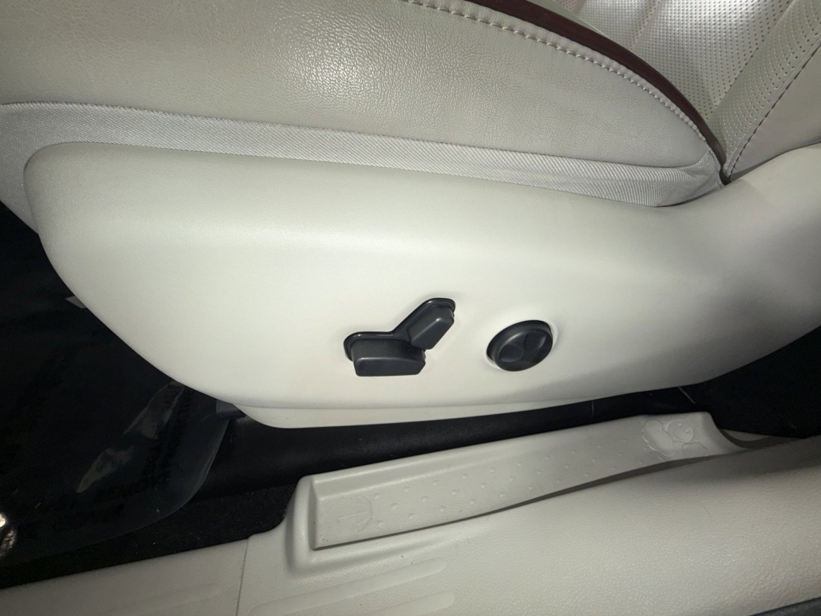 Used 2019 Chrysler Pacifica Limited w/ Tire & Wheel Group image 14