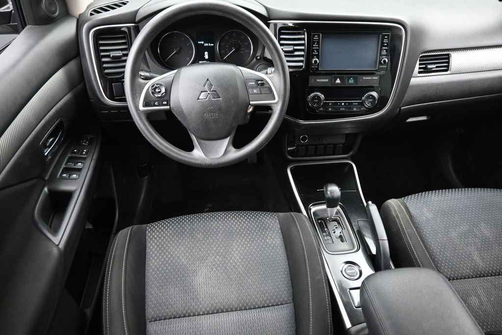 Used 2018 Mitsubishi Outlander ES AWD/4WD image 12