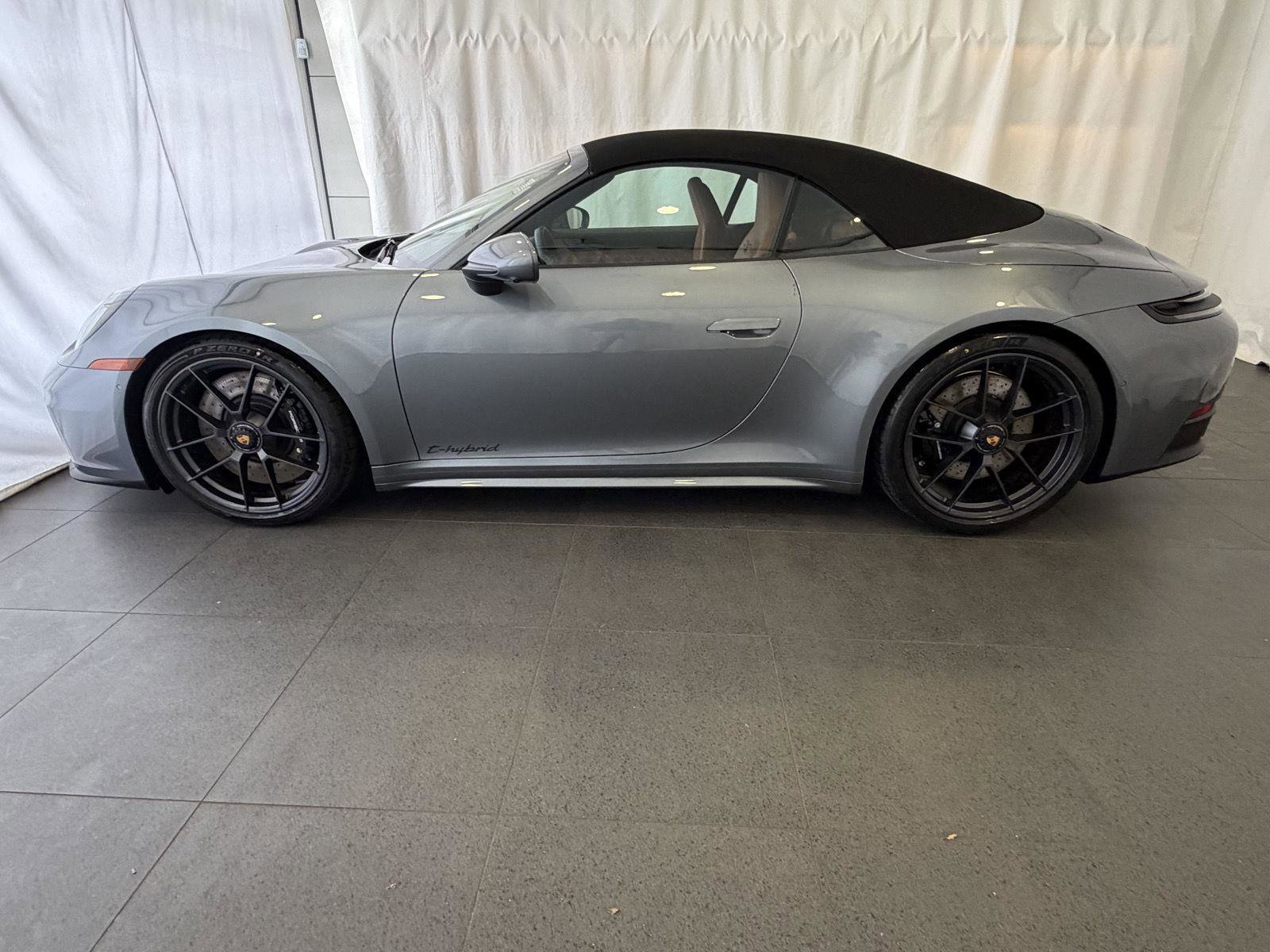 New 2026 Porsche 911 GTS image 2