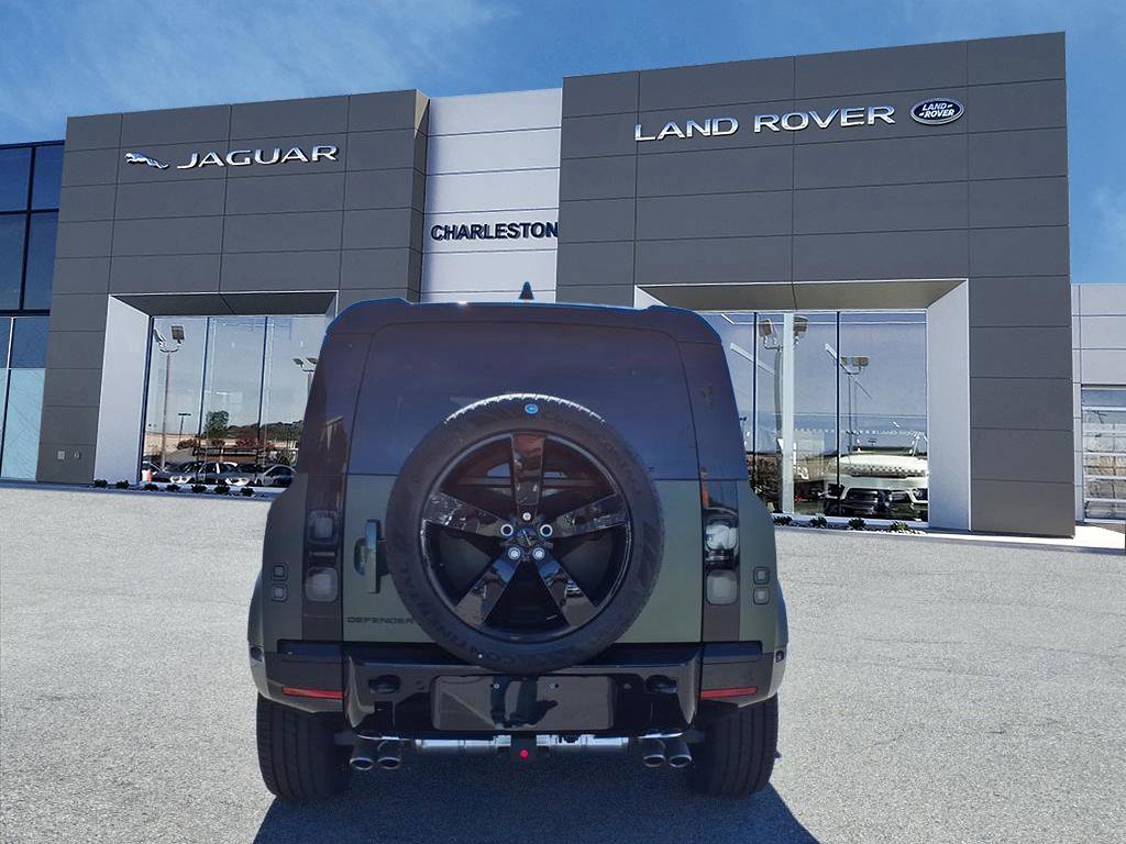 New 2026 Land Rover Defender 110 X-Dynamic SE image 4