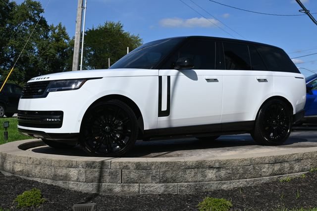 Used 2025 Land Rover Range Rover SE AWD/4WD image 1