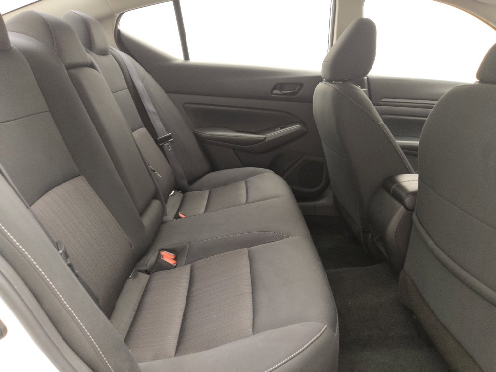 Used 2025 Nissan Altima 2.5 SV FWD image 19