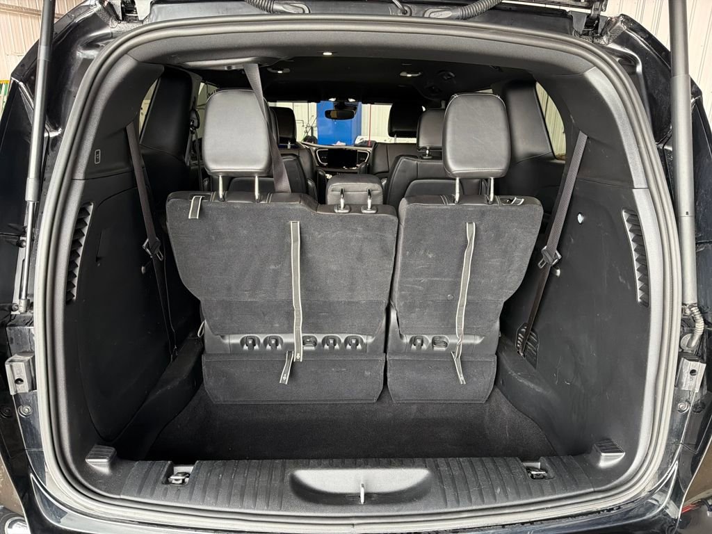 Used 2025 Chrysler Pacifica Select image 15