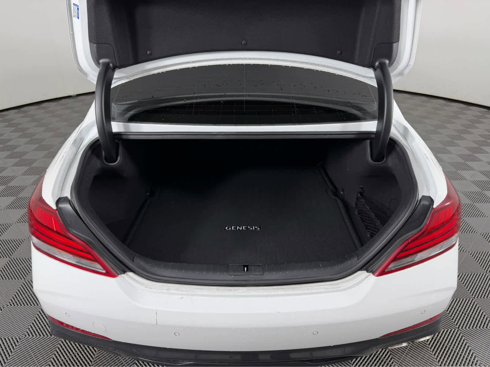 Used 2021 Genesis G70 2.0T w/ Elite Package image 14