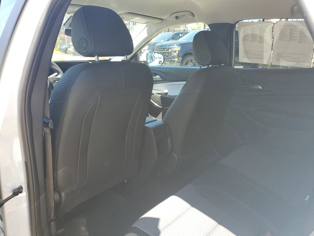 Used 2025 Chevrolet Trax LT FWD image 15