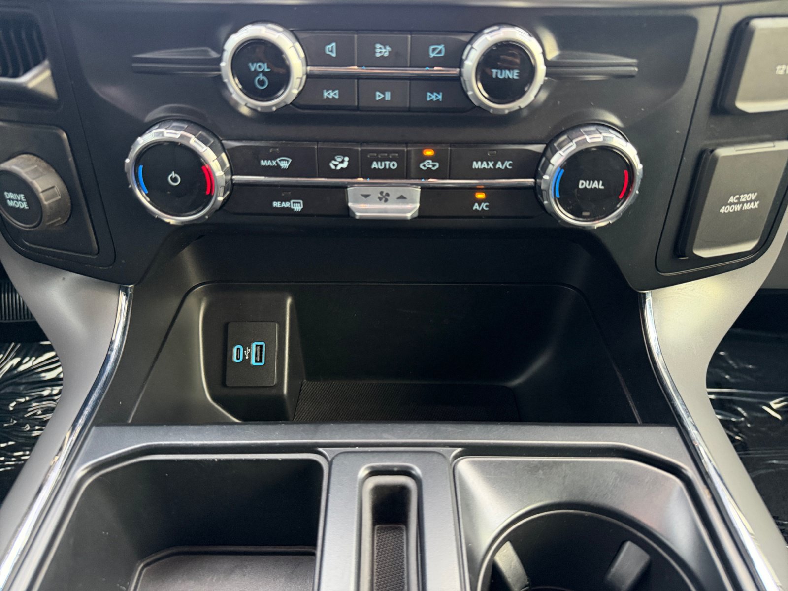 Used 2024 Ford F150 XLT w/ Mobile Office Package RWD image 22