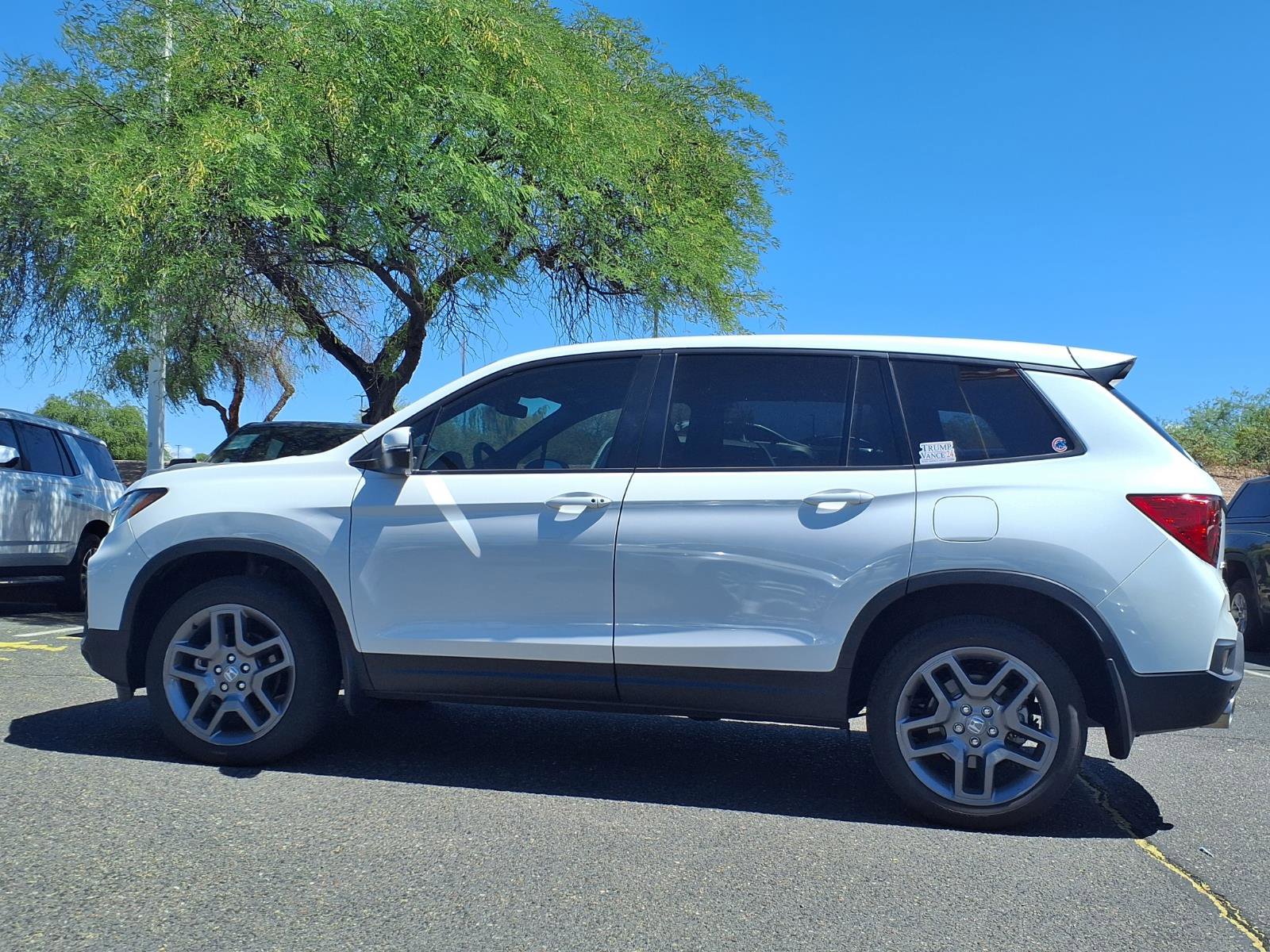 Used 2023 Honda Passport EX-L image 9