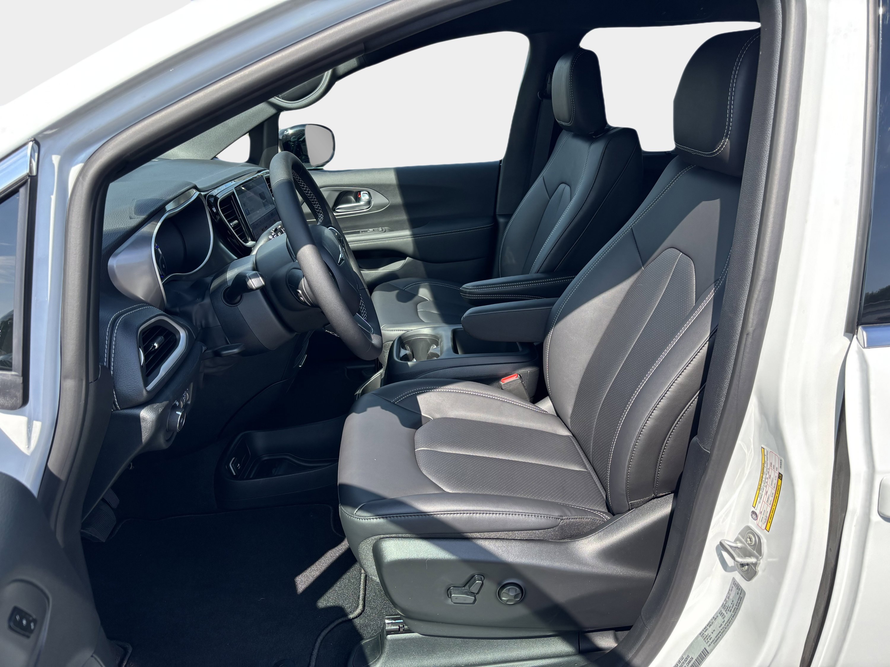 New 2026 Chrysler Pacifica Select image 9