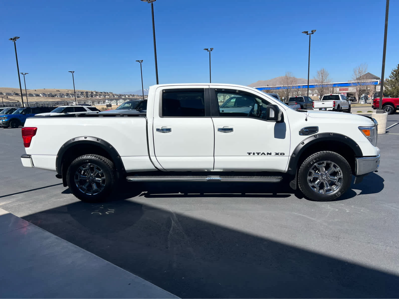 Used 2017 Nissan Titan SV AWD/4WD image 6