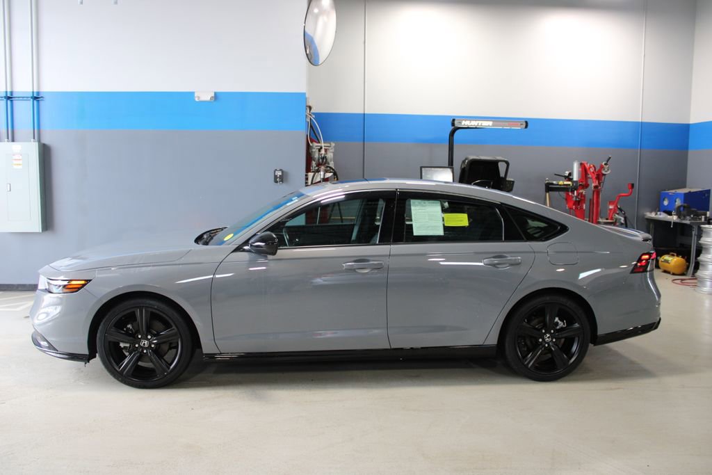 Used 2023 Honda Accord Sport image 13