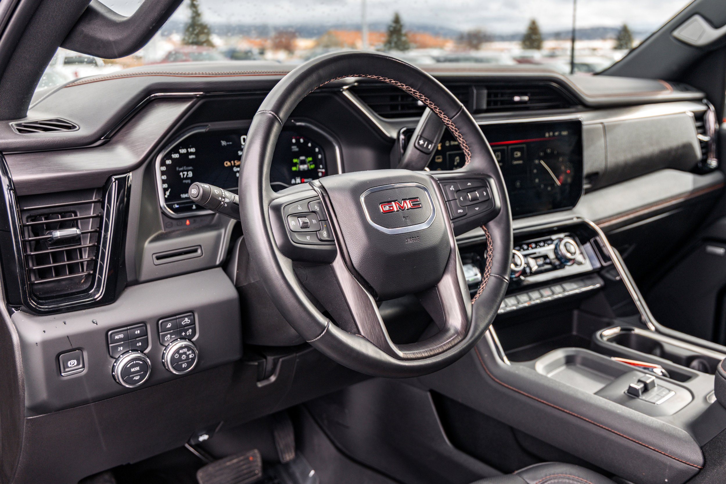 Used 2024 GMC Sierra 2500 AT4 image 10