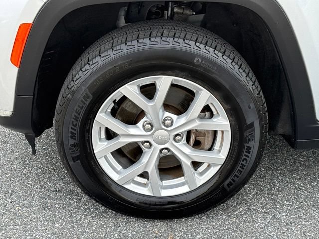 Used 2023 Jeep Grand Cherokee L Limited AWD/4WD image 27