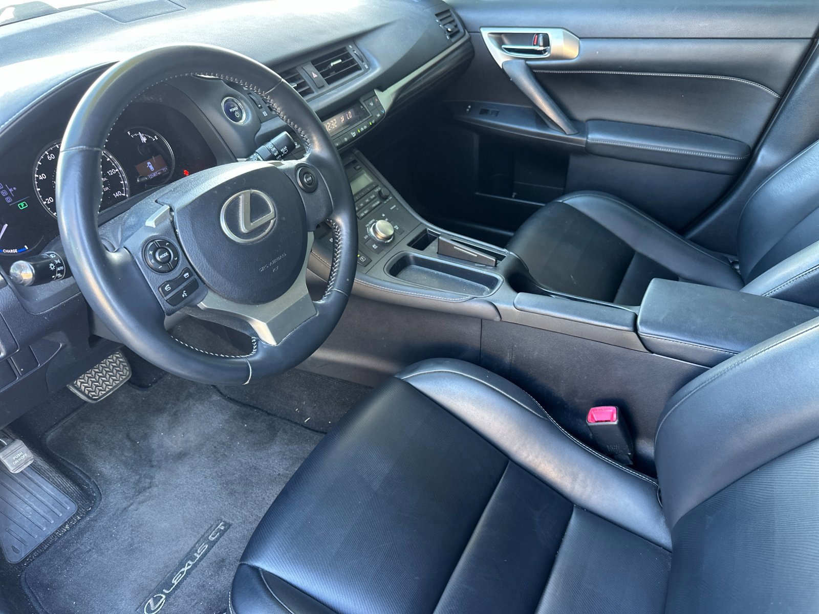 Used 2014 Lexus CT 200h image 9