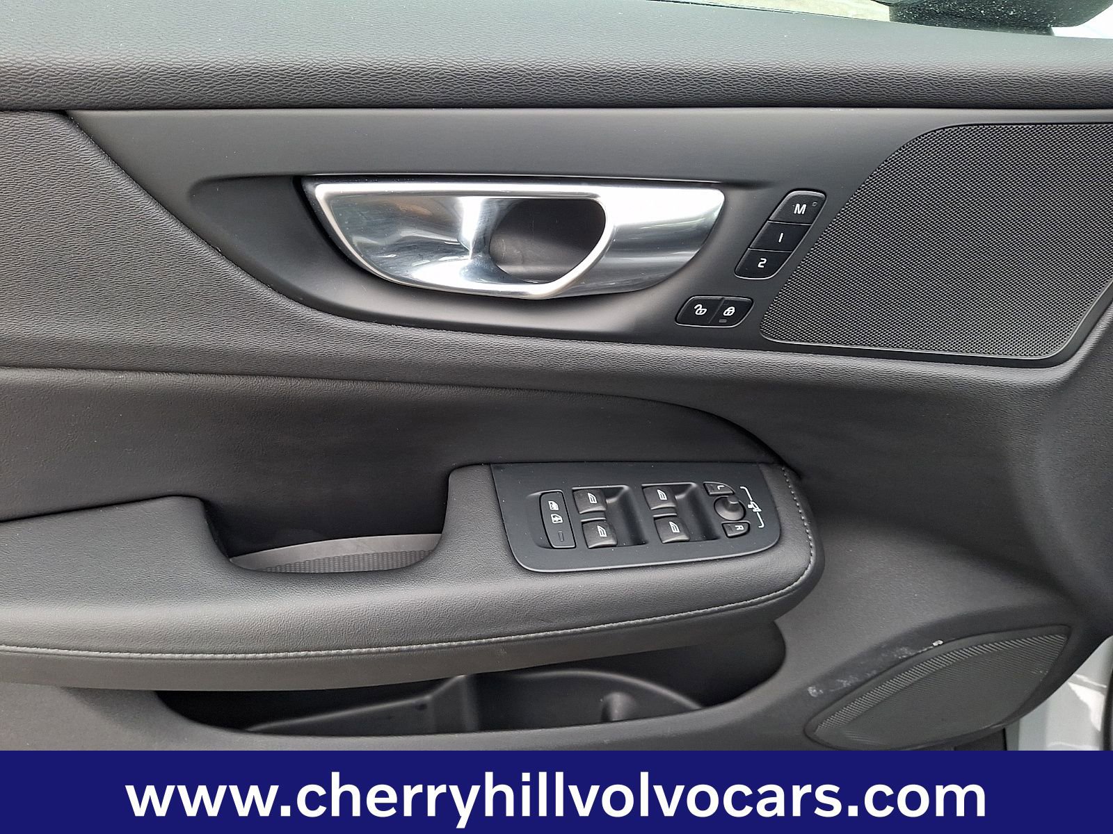 Certified 2025 Volvo V60 B5 Cross Country Plus image 13