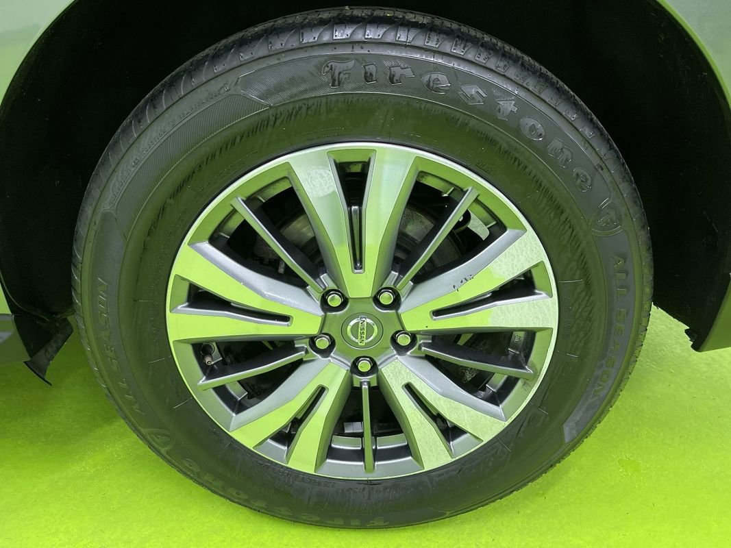 Used 2020 Nissan Pathfinder SV image 14