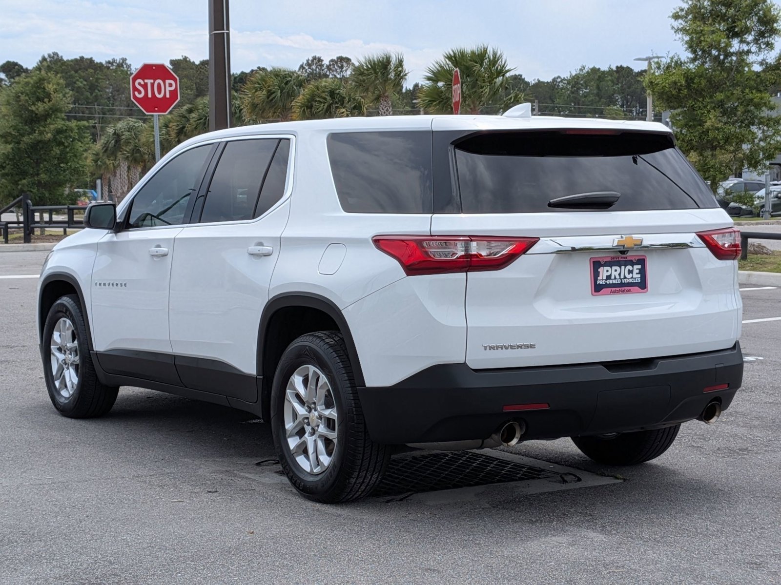 Used 2021 Chevrolet Traverse LS FWD video 3