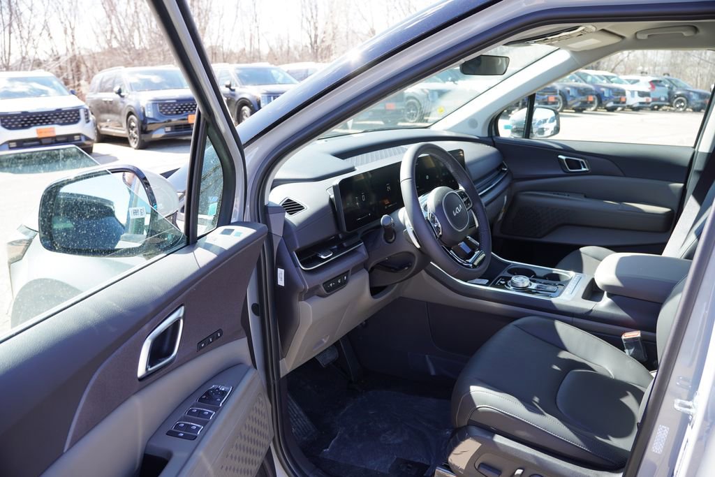 New 2026 Kia Carnival EX FWD image 10